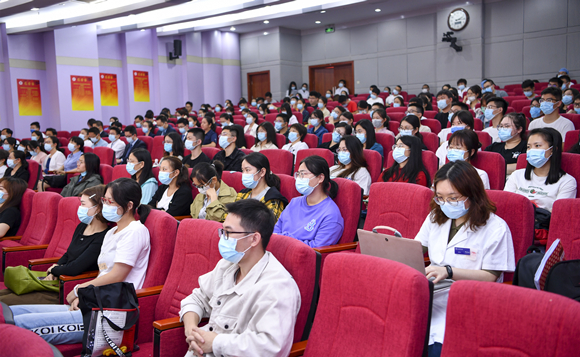 我院举行2021年教师节总结表彰大会暨迎新会