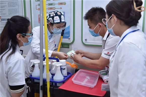 2年间,他们100次走遍医院的每个角落......