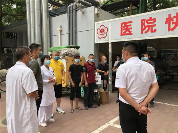 2年间,他们100次走遍医院的每个角落......