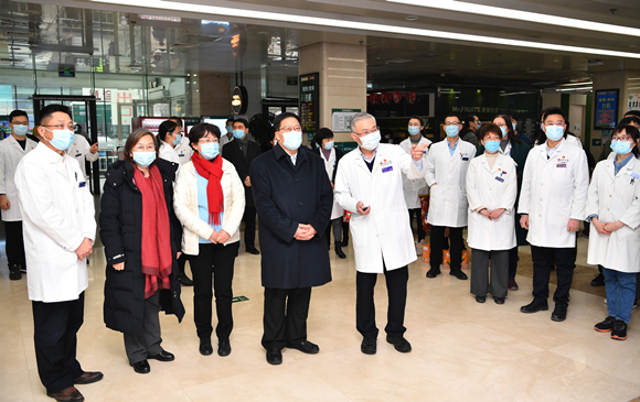 春节前夕北京大学党委书记邱水平一行慰问北医三院医务人员