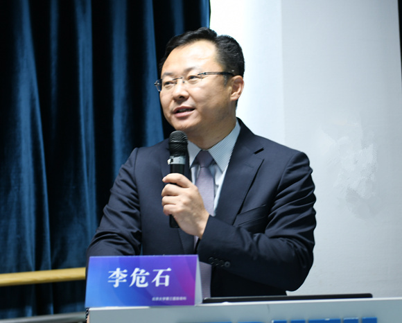 李危石教授团队牵头的“面向脊柱椎板切除手术的机器人系统”国家重点研发计划项目启动