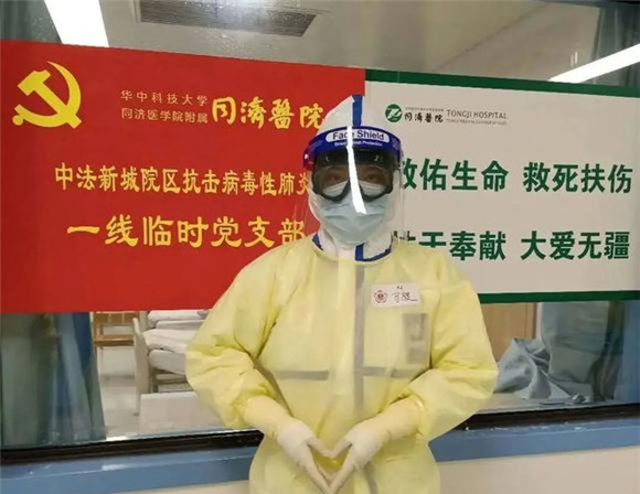 今天，向她们，致敬！