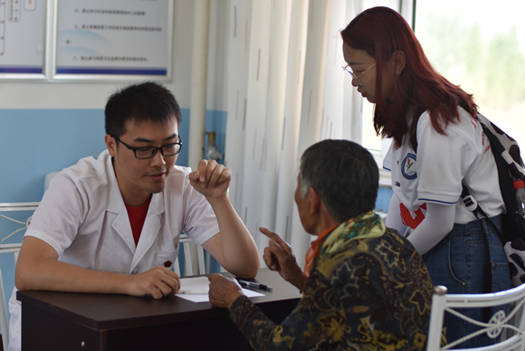 我院医学生在内蒙古鄂尔多斯开展暑期社会实践活动