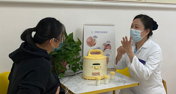 儿科开展“世界早产儿日”系列活动