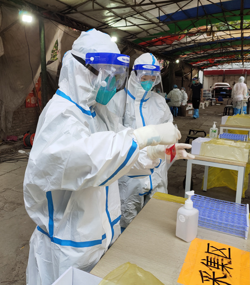 令必行 战必胜　我院组建应急医疗队支援丰台区完成核酸采样任务