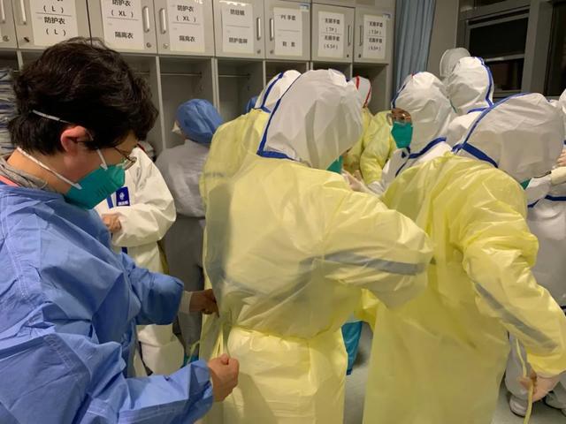 纪实二(上)丨坚定信心 攻艰克难 坚决打赢防控疫情阻击战 ——北医三院抗击新冠肺炎纪实