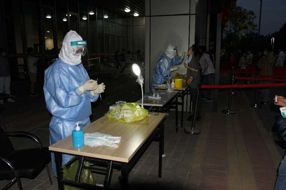 我院组建应急医疗队支援大兴区完成核酸采样任务