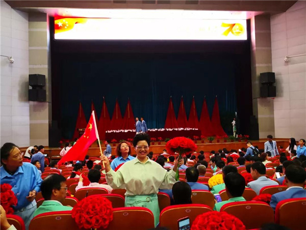 向祖国致敬|北医三院人在游行队伍中、在观礼台前，在医疗保障工作一线……