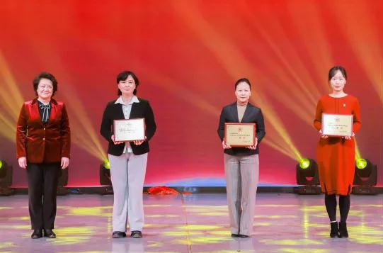 踔厉奋发 笃行不怠 北医三院召开2021年度总结表彰大会