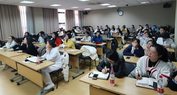 护理部承办北京大学护理科研创新学术论坛