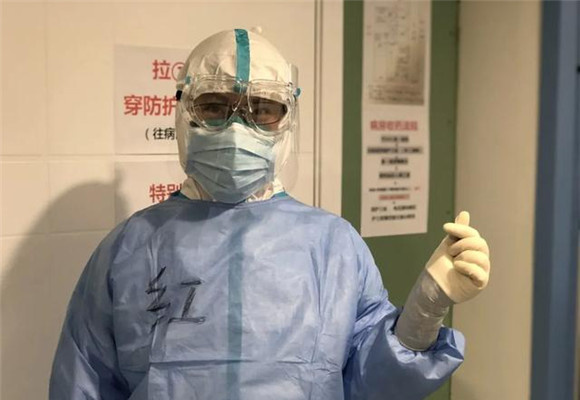 今天，向她们，致敬！