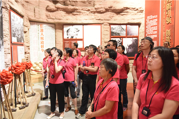 医院党委组织支部书记赴红旗渠开展主题培训活动