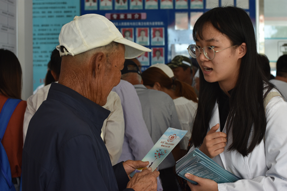 我院医学生在内蒙古鄂尔多斯开展暑期社会实践活动