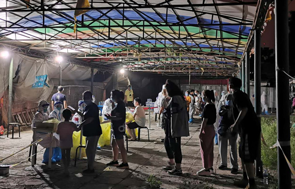 我院组建应急医疗队支援丰台区完成核酸采样任务