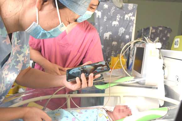 儿科开展“世界早产儿日”系列活动