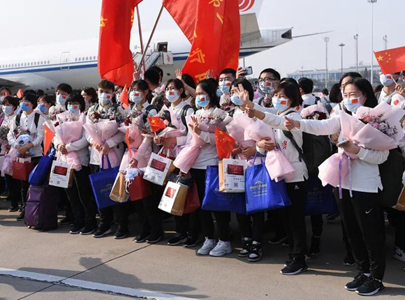 北医三院137人国家援鄂抗疫医疗队回家了