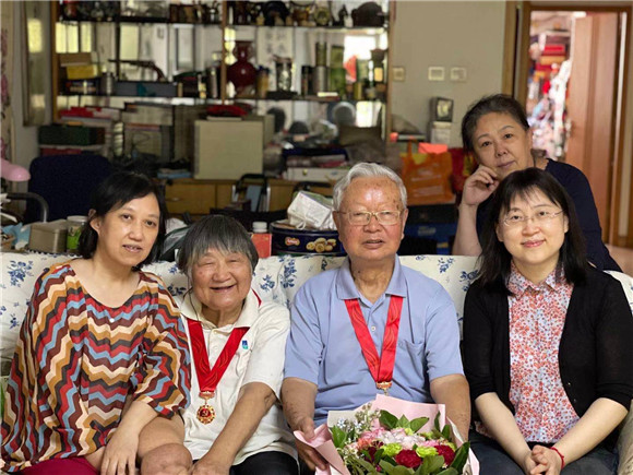 光荣在党50年，我们见证！北京大学第三医院在七一前夕开展老党员走访慰问活动