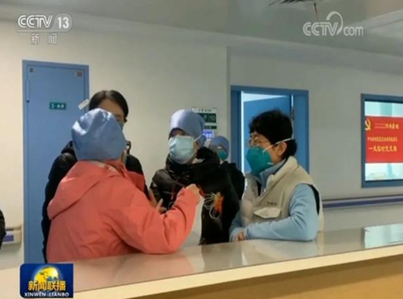 《新闻联播》一线抗疫群英谱 | 乔杰:以坚韧温柔护佑生命