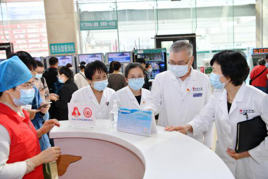 国庆、中秋前夕我院院领导行政查房