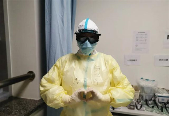 今天，向她们，致敬！