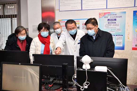 春节前夕北京大学党委书记邱水平一行慰问北医三院医务人员