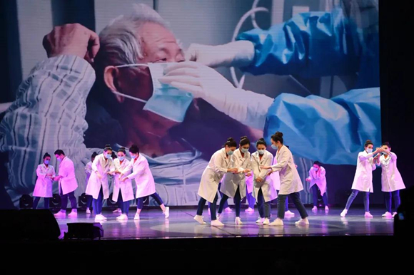 踔厉奋发 笃行不怠 |北医三院召开2021年度总结表彰大会