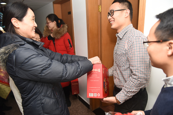 医院领导慰问医学生