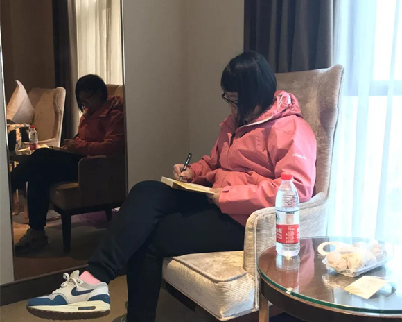 援鄂医生日记 内向爱人首次告白：“我和闺女爱你，等你平安归来”