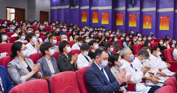 我院举行2021年教师节总结表彰大会暨迎新会