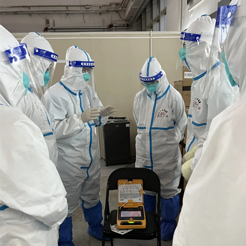 冬日暖阳 温暖方舱