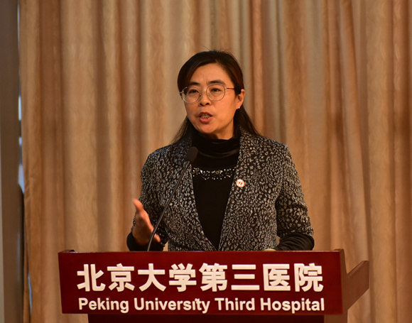 药剂科“全国工人先锋号”揭牌仪式举行